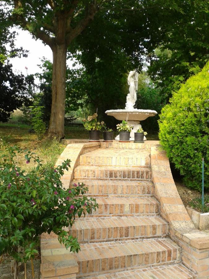 B&B Bread And Fantasy Ostra Extérieur photo