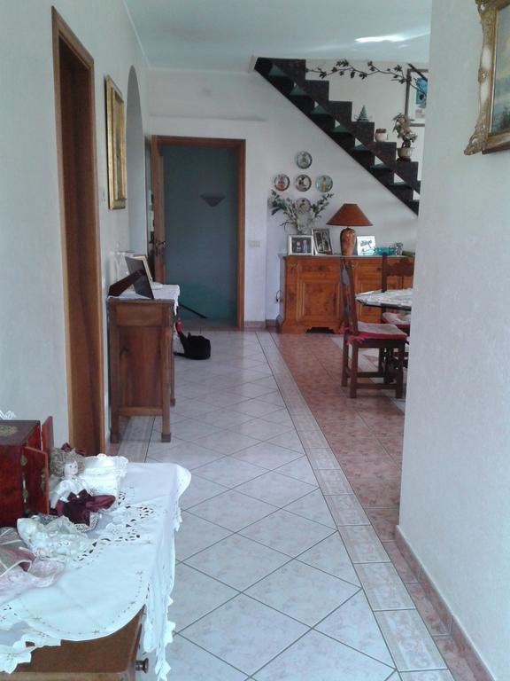 B&B Bread And Fantasy Ostra Extérieur photo